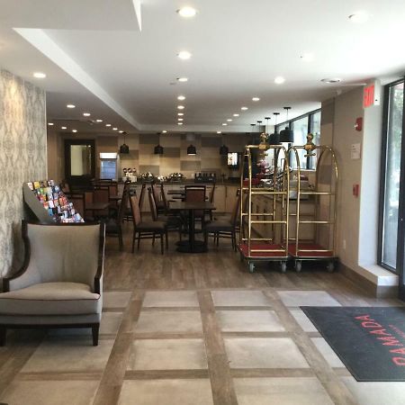 Ramada By Wyndham Bronx Terminal Hotel New York Exterior photo