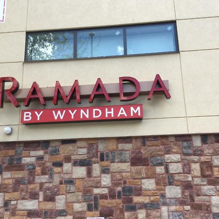 Ramada By Wyndham Bronx Terminal Hotel New York Exterior photo